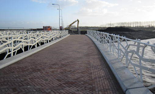 Eerste drie bruggen in de Blaricummermeent zijn opgeleverd